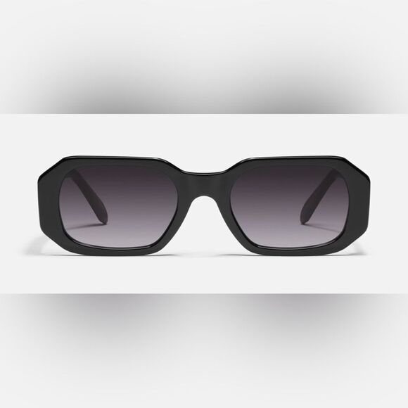 Quay sunglasses oversized glasses cat eye frames hyped up accessory box eye wear main image 4